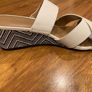 White Wedge Sandal- Aerosoles Size 9 Never worn